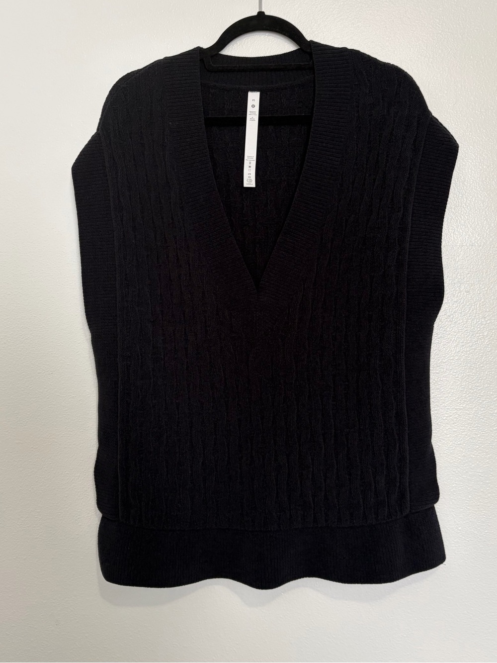 Lululemon Black Cable Knit Sweater Vest XS Oversized V-Neck Sleeveless Pullover